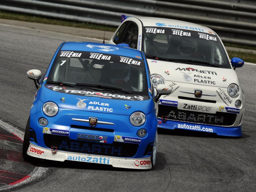  Abarth 695 Assetto Corse 2012 года  (фото 10 из 16)